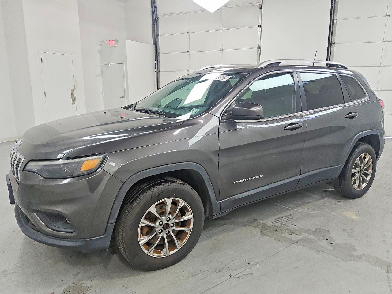 2019 JEEP CHEROKEE LATITUDE PLUS 4X4 — Front 3/4