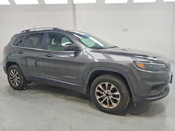 2019 JEEP CHEROKEE LATITUDE PLUS 4X4 — Passenger 3/4