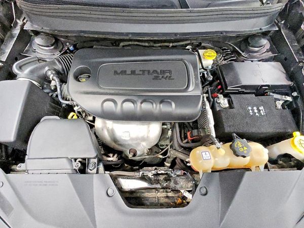 2019 JEEP CHEROKEE LATITUDE PLUS 4X4 — Engine bay