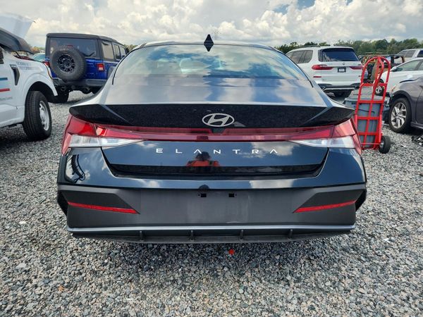 2024 HYUNDAI ELANTRA