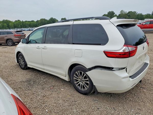2018 TOYOTA SIENNA