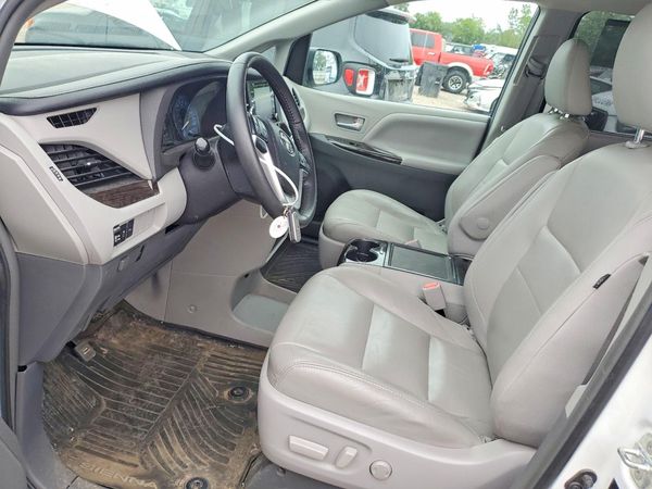 2018 TOYOTA SIENNA