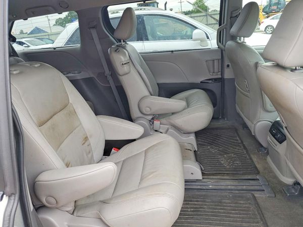 2018 TOYOTA SIENNA