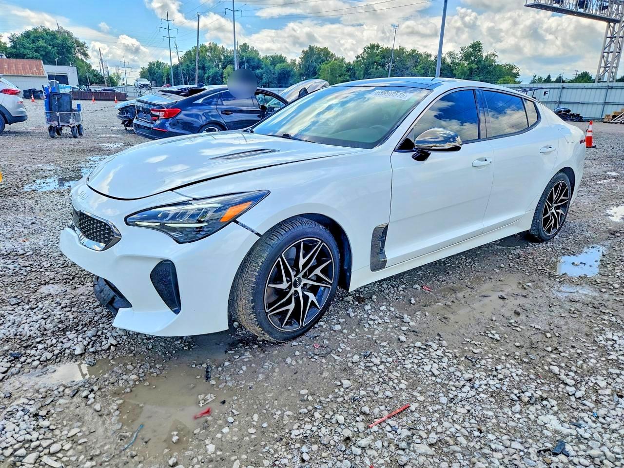 2022 KIA STINGER