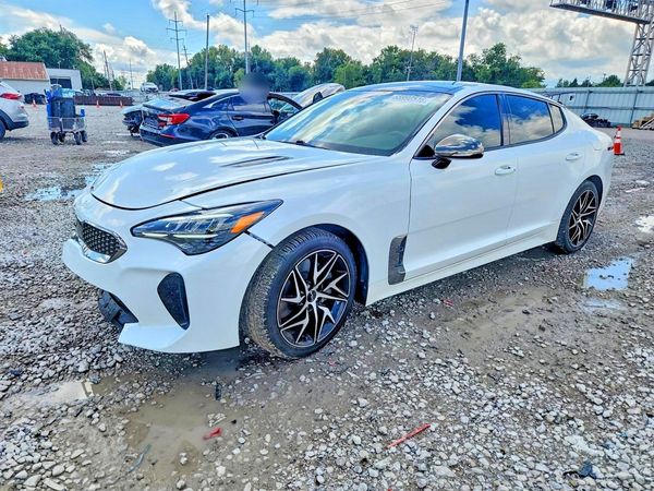 2022 KIA STINGER