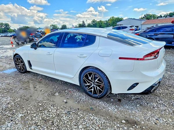 2022 KIA STINGER