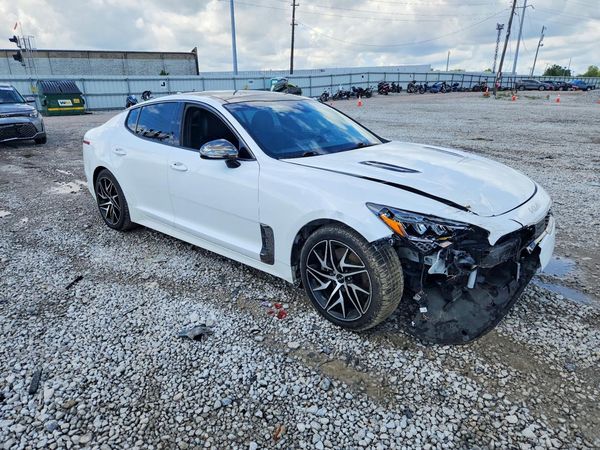 2022 KIA STINGER