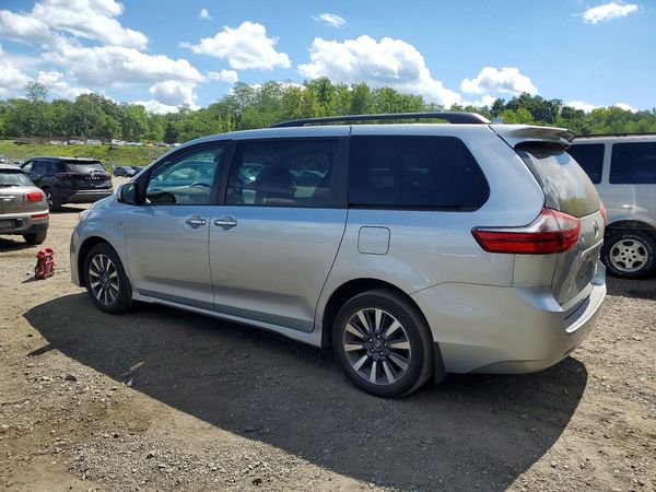 2020 TOYOTA SIENNA Q grade