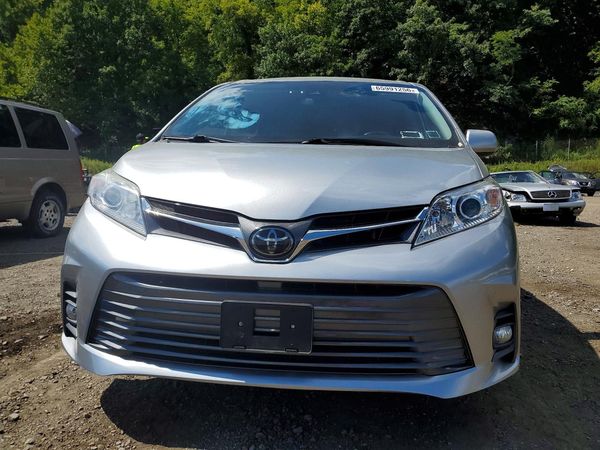 2020 TOYOTA SIENNA Q grade