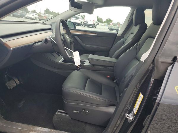 2024 TESLA MODEL Y
