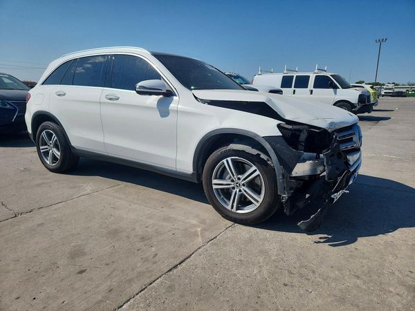 2022 MERCEDES-BENZ GLC