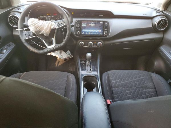 2023 NISSAN KICKS