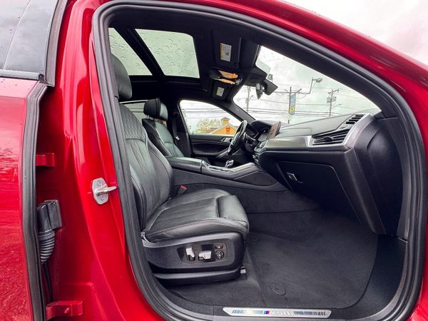 2021 BMW X6 M50i