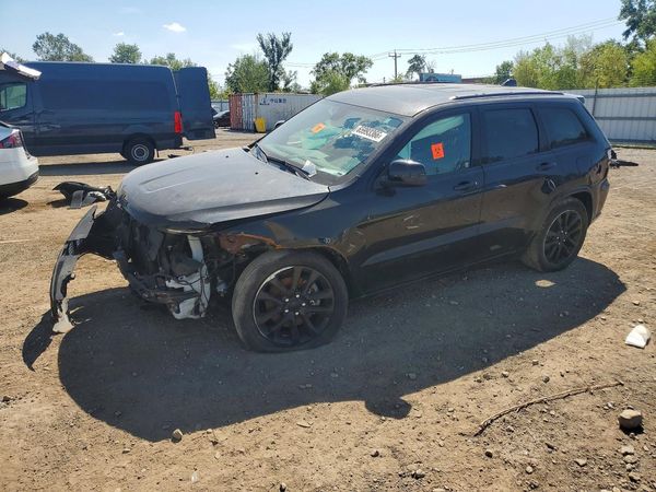 2022 JEEP CHEROKEE — Front 3/4