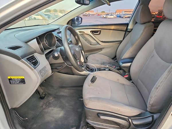 2014 HYUNDAI ELANTRA GLS (Middle)