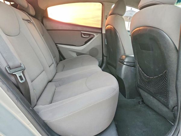 2014 HYUNDAI ELANTRA GLS (Middle)