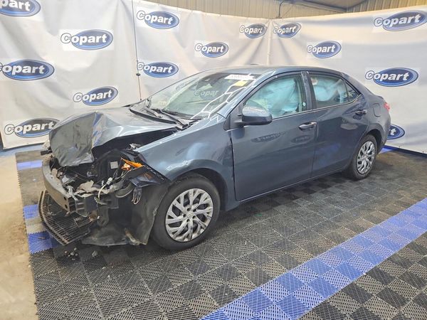 2018 TOYOTA COROLLA L/LE/SE/XLE/XSE — Front 3/4