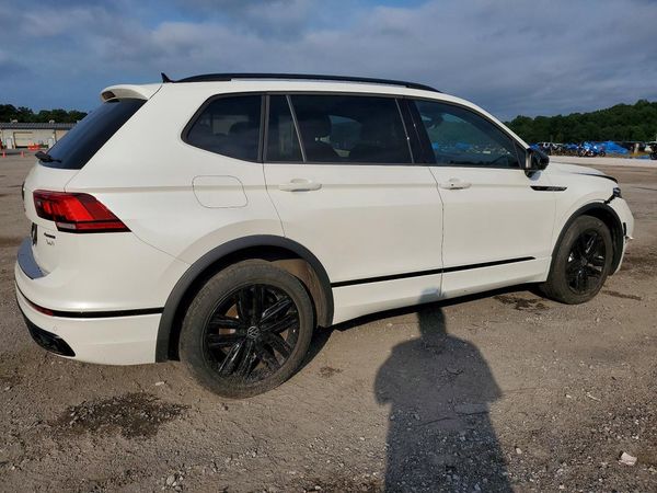 2022 VOLKSWAGEN TIGUAN 4Motion SE R-Line Black