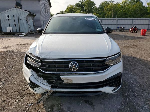 2022 VOLKSWAGEN TIGUAN 4Motion SE R-Line Black