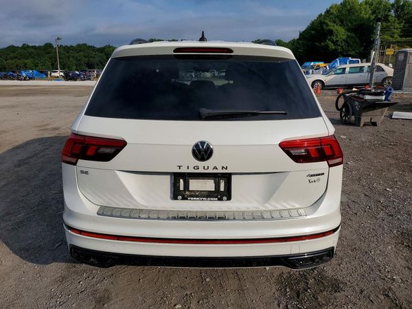 2022 VOLKSWAGEN TIGUAN 4Motion SE R-Line Black
