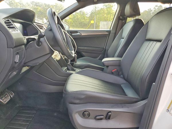 2022 VOLKSWAGEN TIGUAN 4Motion SE R-Line Black
