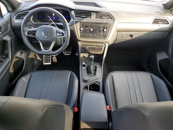 2022 VOLKSWAGEN TIGUAN 4Motion SE R-Line Black