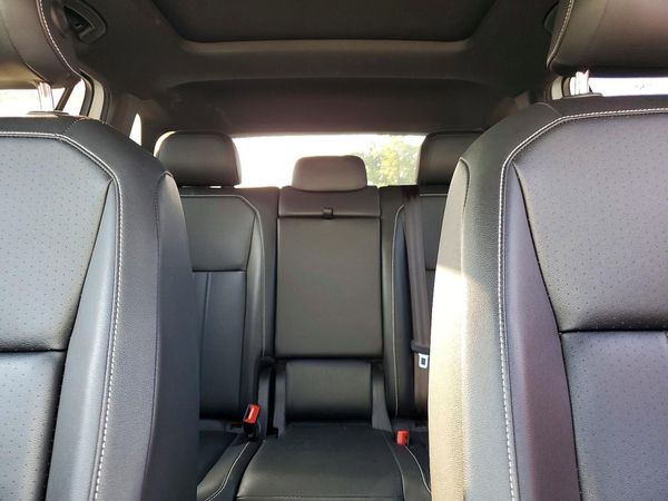 2022 VOLKSWAGEN TIGUAN 4Motion SE R-Line Black