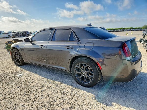 2019 CHRYSLER 300
