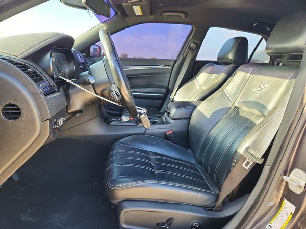2019 CHRYSLER 300