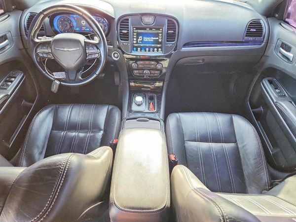 2019 CHRYSLER 300