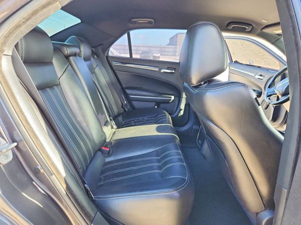 2019 CHRYSLER 300