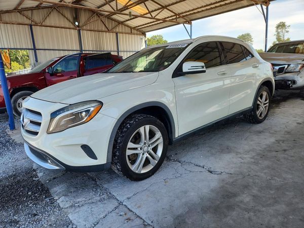 2015 MERCEDES-BENZ GLA