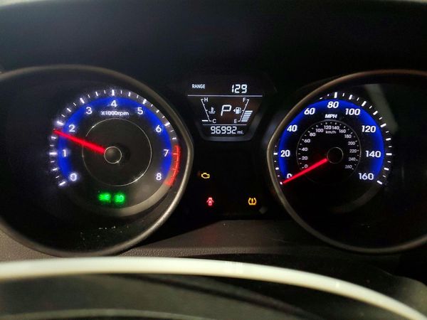 2014 HYUNDAI ELANTRA GLS (Middle)