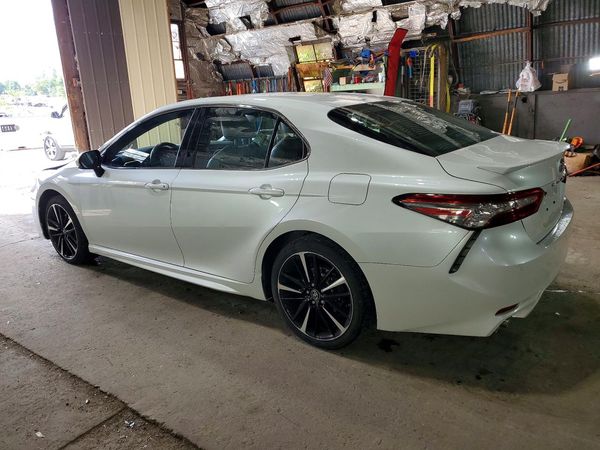 2018 TOYOTA CAMRY