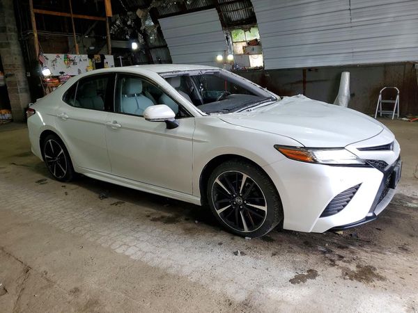 2018 TOYOTA CAMRY