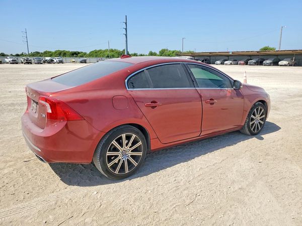 2017 VOLVO S60