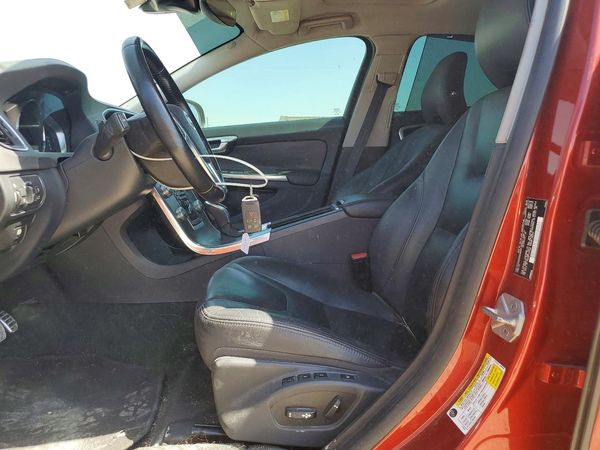 2017 VOLVO S60