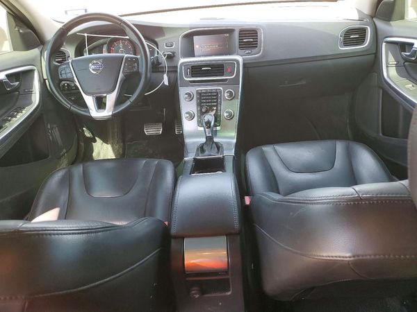 2017 VOLVO S60