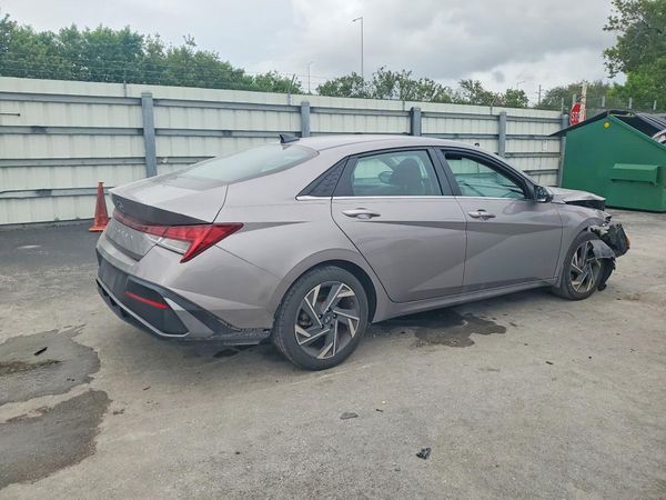 2024 HYUNDAI ELANTRA