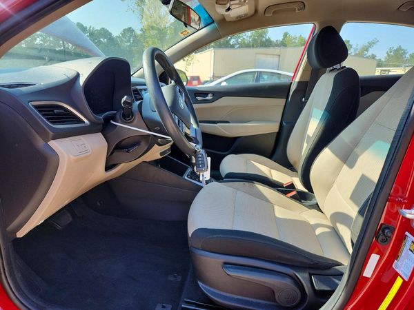 2019 HYUNDAI ACCENT SE and SEL
