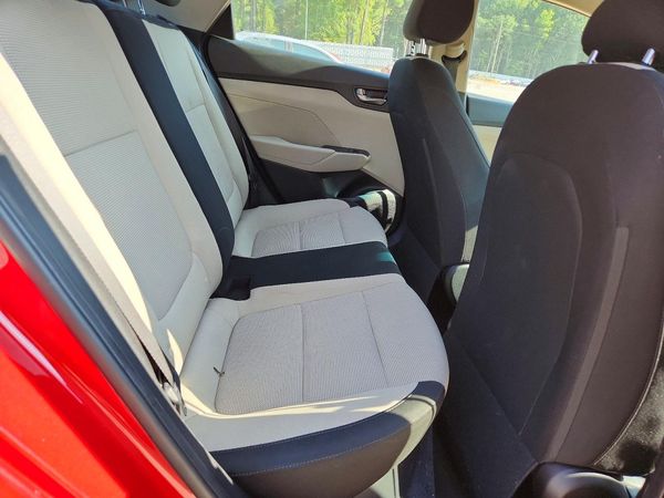 2019 HYUNDAI ACCENT SE and SEL