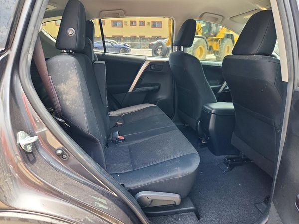 2018 TOYOTA RAV4 LE