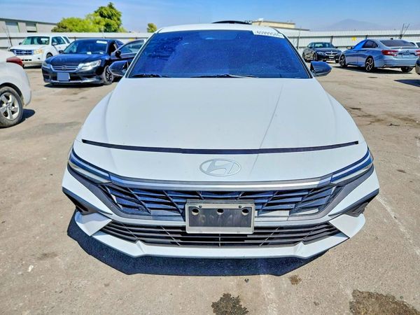 2025 HYUNDAI ELANTRA