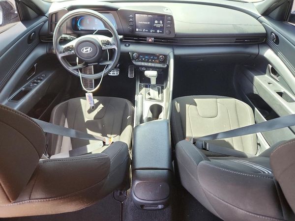 2025 HYUNDAI ELANTRA