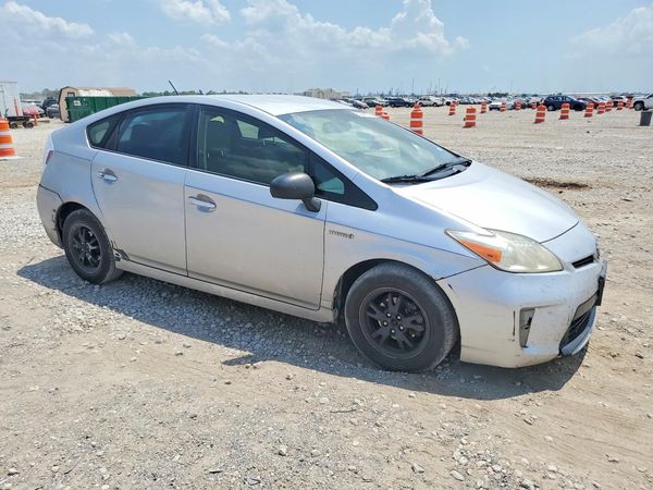 2015 TOYOTA PRIUS