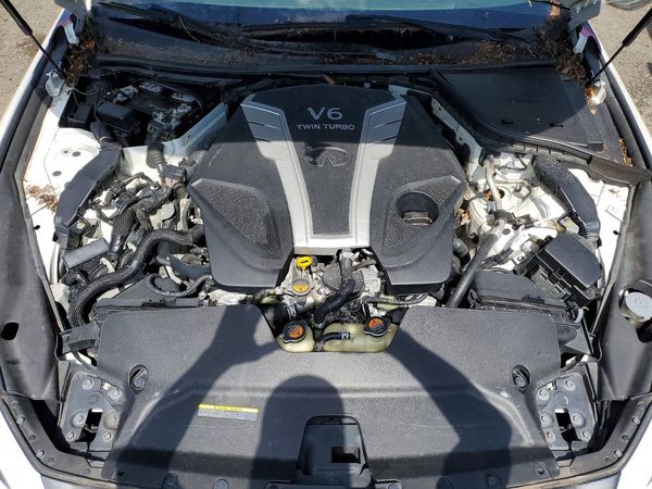 2018 INFINITI Q50 — Engine bay