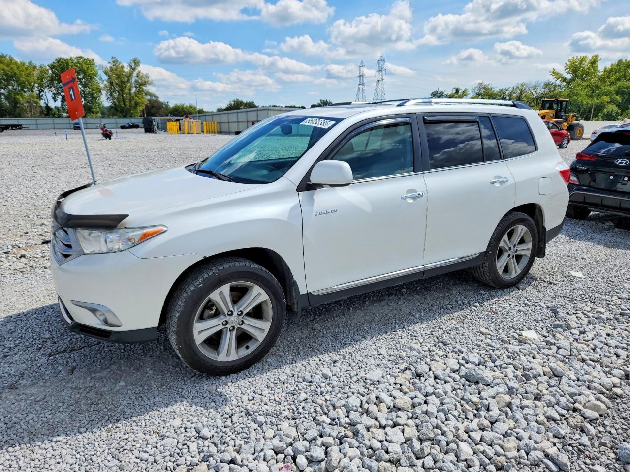 2012 TOYOTA HIGHLANDER Base/Hybrid — Front 3/4