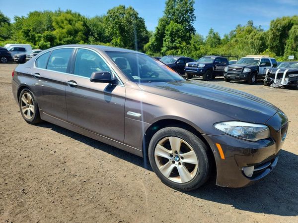 2013 BMW 5 SERIES — Passenger 3/4