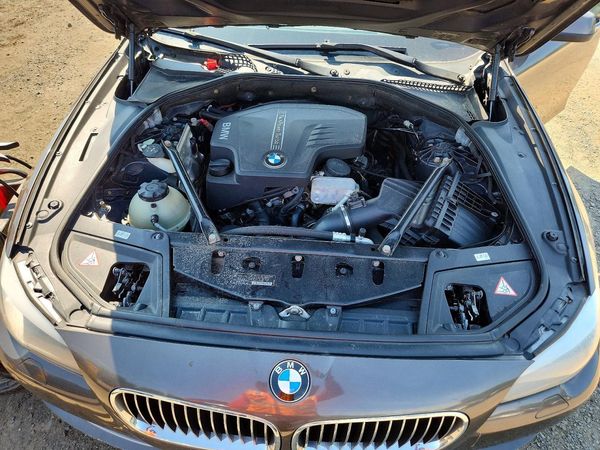2013 BMW 5 SERIES — Engine bay