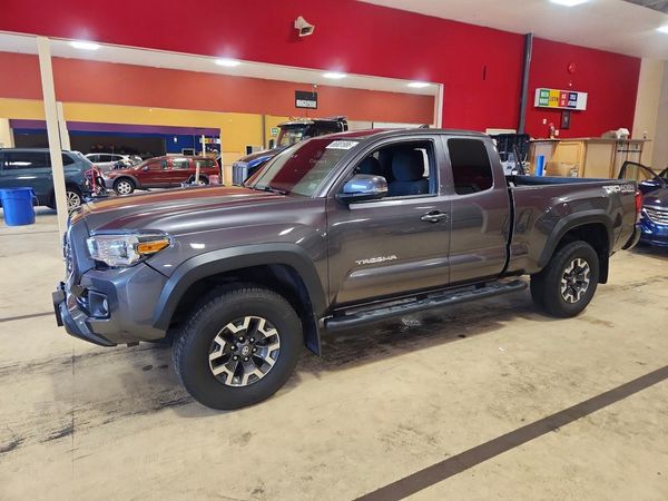 2018 TOYOTA TACOMA